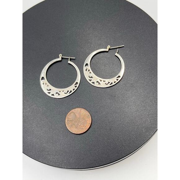 Designer Signed Sterling Silver 925 Floral Filigree Hoop Earrings - Picture 3 of 8